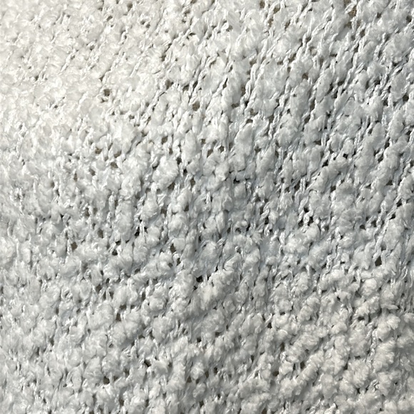 NWOT Woman’s Long Sleeve Crewneck Side Slit Popcorn Sweater - Picture 5 of 7